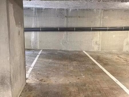 location parking aubenas 07200