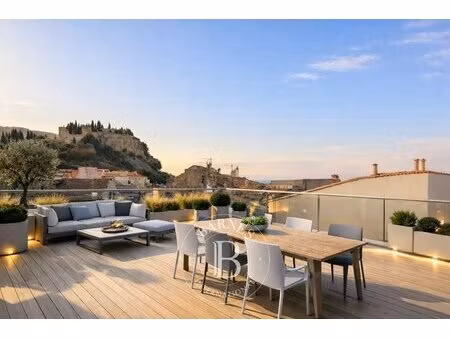 cassis - centre - appartement 2 chambres- 67m2- terrasse 45 m2 plein sud