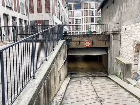 parking / box troyes 16 m2