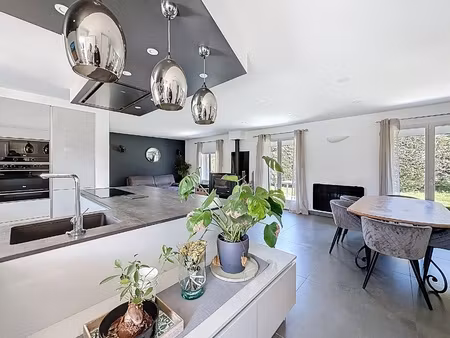 maison 6 pièces - 194 m²