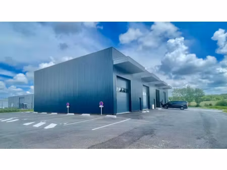 entrepôt/ cellule d'activités de 144.54 m² vendu louée