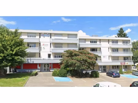 bureaux de plain-pieds 110 m² vendus loués