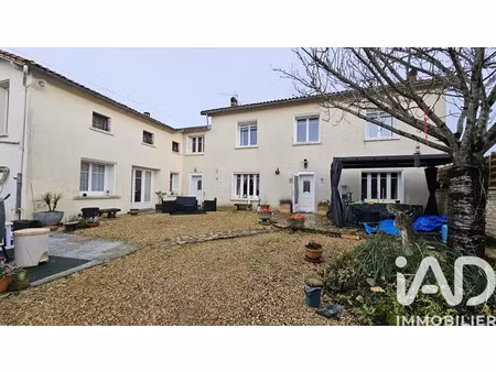 maison de village à souvigné (16240)
