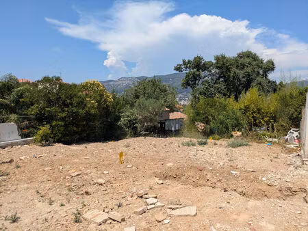 vente terrain 885 m² toulon (83000)