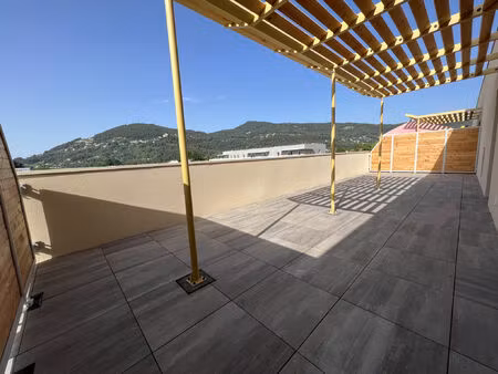 location appartement 2 pièces 45 m² à solliès-pont (83210)