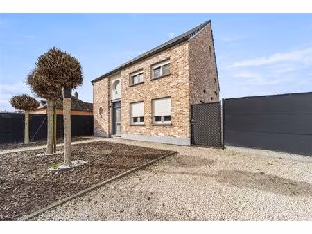 te koop: kwalitatief afgewerkte woning te heusden-zolder!