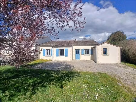 villa de 3 chambres au rez-de-chaussée avec piscine dans une résidence de vacances isolée