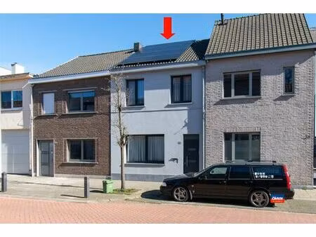 gerenoveerde woning met 3 slaapkamers + tuin