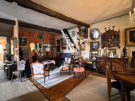 lezignan corbieres - immeuble = maison d'habitation avec 3 locaux commerciaux en rdc