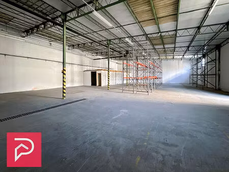 local industriel et artisanal - 500 m²