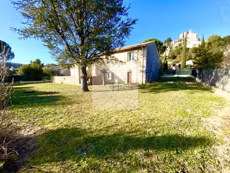 maison spacieuse à vendre à roussas