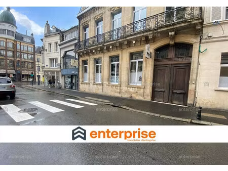 location local commercial