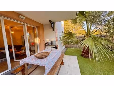 superbe appartement type 2 avec beau jardinet privé