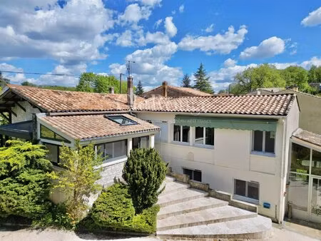 proche d'eymet - magnifique propriété de 4 chambres à proximité à pied des commerces