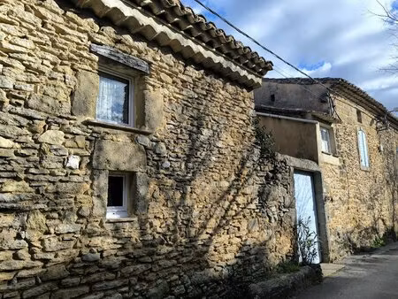 maison de village avec terrasses et caves