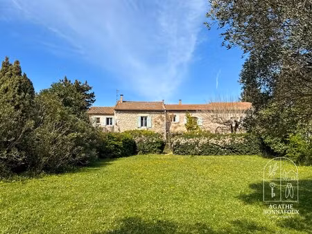mas 380 m2 en pierre avec piscine au calme sur 5800 m2 de terrain