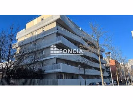t3 - 2 chambres - balcon
