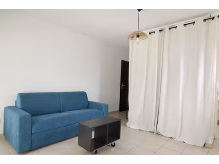 à louer – studio meublé à petit-bourg