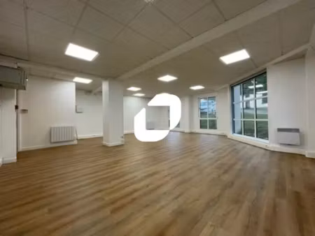 a vendre ou a louer  lumineuse surface de bureaux - immeuble récent