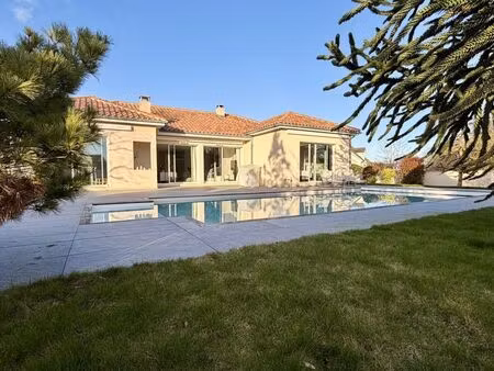 bellefond - maison 5 pièces à vendre - 152m2 - 645 000 € - réf: 1670 - bourse immobilière