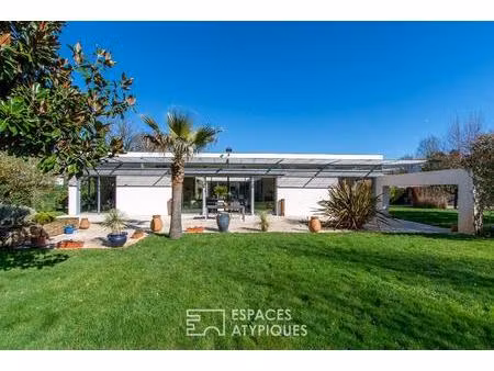 lumineuse maison d'architecte avec piscine en coeur de ville