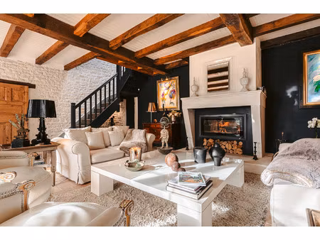 elégante et vaste longère proche de la rochelle