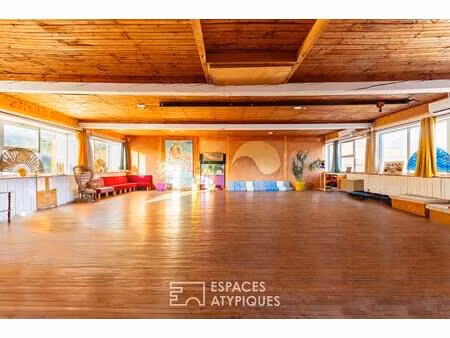 bâtiment industriel rénové avec volumes exceptionnels et potentiel d'aménagement