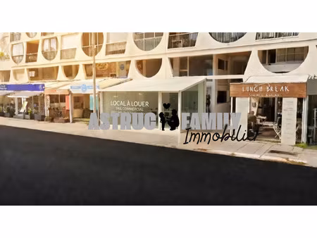 location local commercial 2 pièces 85m2 la grande-motte 34280 - 2500 € - surface privée