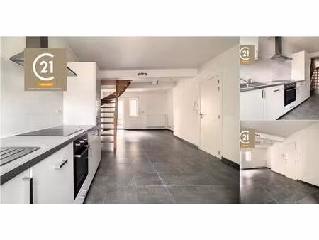 duplex à louer à place des combattants 15/1 walcourt (vbd98077)