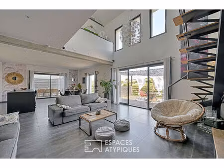 une villa en face à face avec la nature  à juvignac