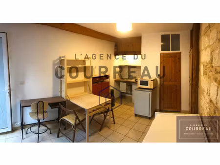 montpellier figuerolles - studio meublé de 18 m2 avec verand