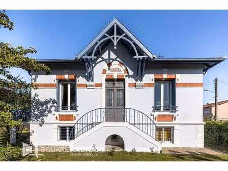 rare sur le secteur : maison de 190 m² sur 821 m² de parcelle avec piscine