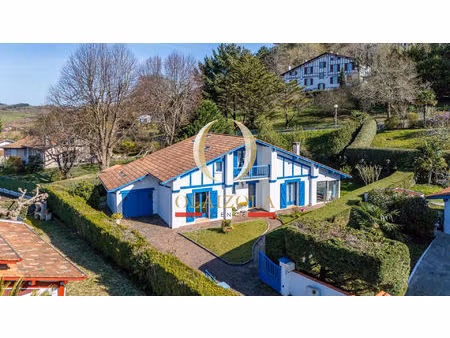 saint-jean-de-luz - maison familiale avec garage au calme d'une impasse
