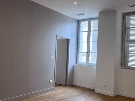 location appartement 3 pièces 59 m² à libourne (33500)