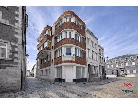 commercieel te koop in thuin met 4 slaapkamers