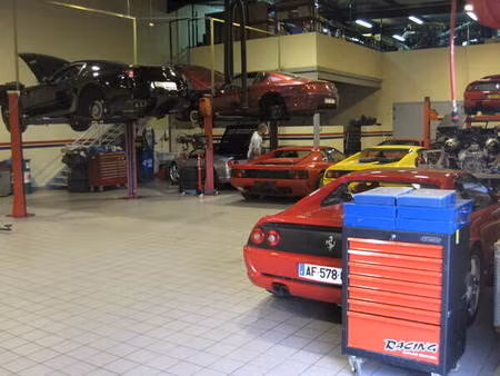 local commercial d’environ 800 m²