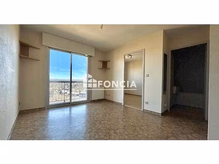 rodez centre ville. studio lumineux avec vue dégagée