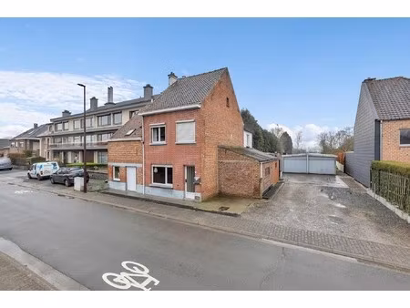 ruime woning met veel potentieel en grote garage (80m²)