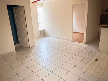 appartement 2 pièces en plein centre de montereau fault yonne