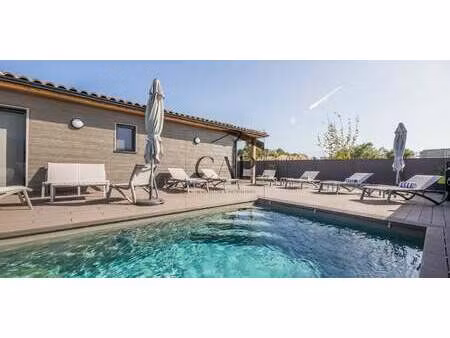 villa avec piscine et jardin lecci (2a)