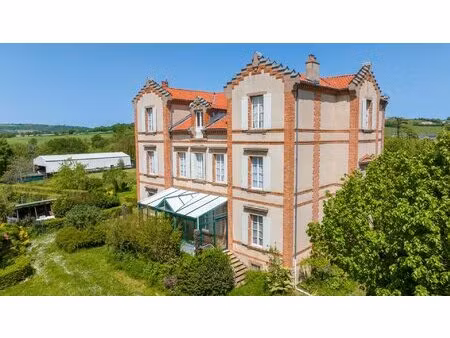 élégante manoir de 612 m² sur 5 hectares de terrain proche cordes-sur-ciel  30 min d'albi