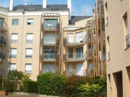 location garage box et parking à rennes bourg l'evêque (35000) : à louer / 15m² rennes bou