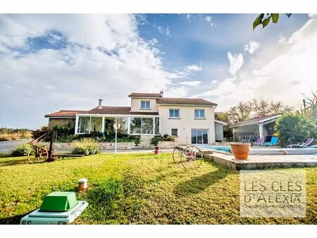 maison avec vue imprenable & piscine