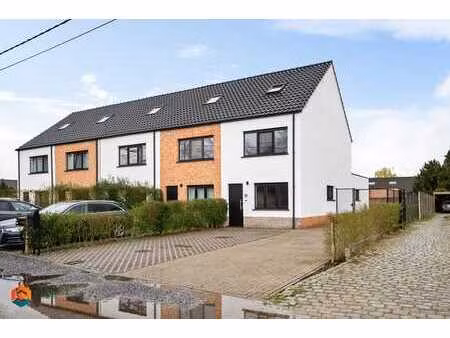 volledig gerenoveerde woning (2020) met 2 slpkrs te baal