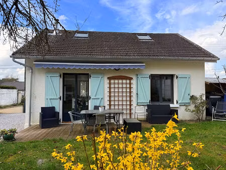 petite maison de plain-pied avec jardin et dépendances