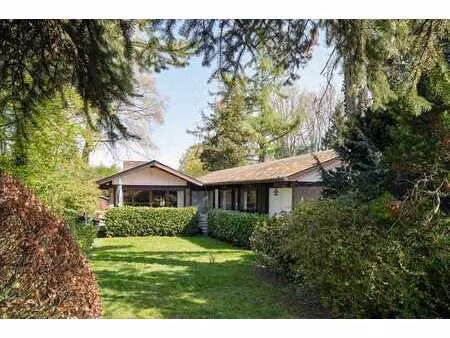 villa signée libbrecht dans un écrin de verdure