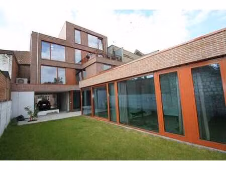 appartement de luxe avec 2 chambres et place de parking couv