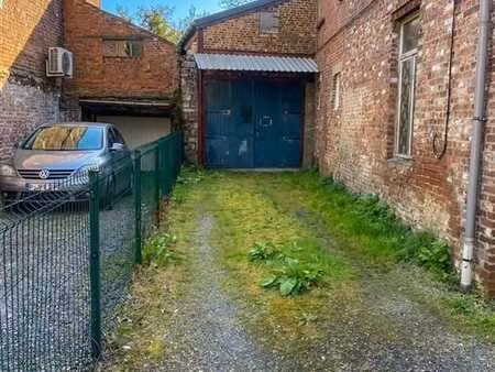 grand hangar sur villers-la-ville !