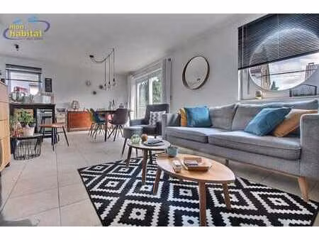 bel appartement 1er étage - 2chs + balcon + parking