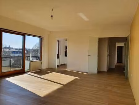 bel appartement de 87 m2  2 chambres  proche gare